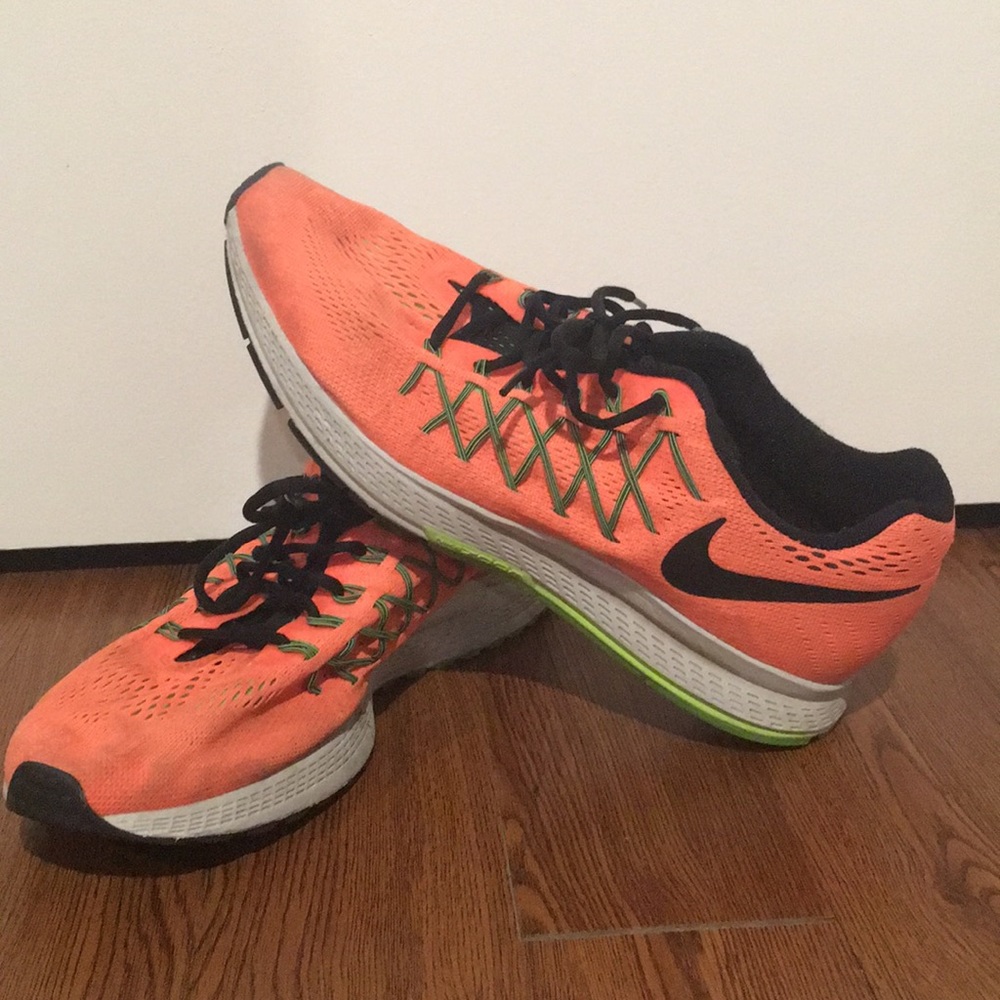 Orange Nike’s